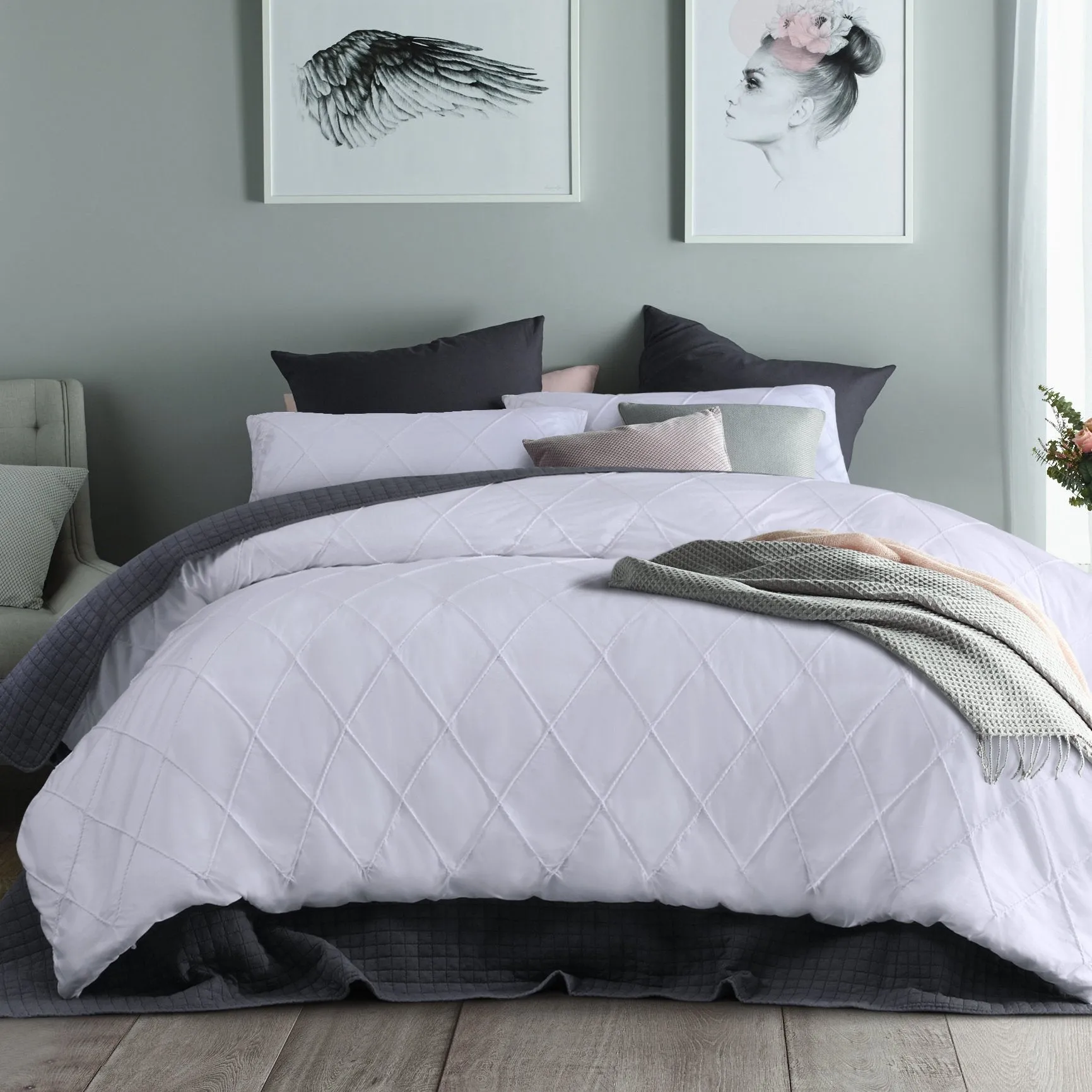 Accessorize Chloe White Poly Cotton Chloe Quilt Cover Sets