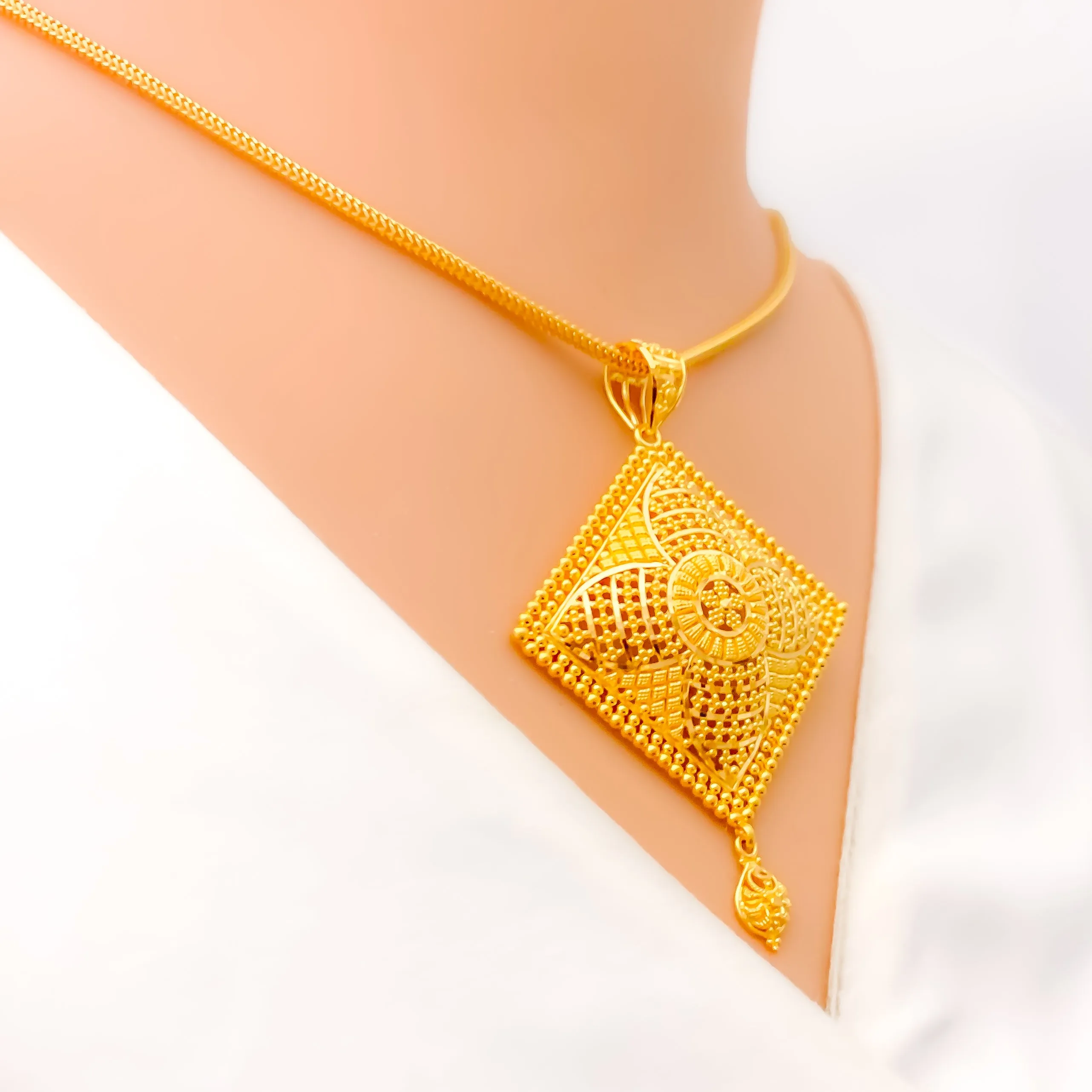Beaded Striped Flower 22k Gold Pendant Set