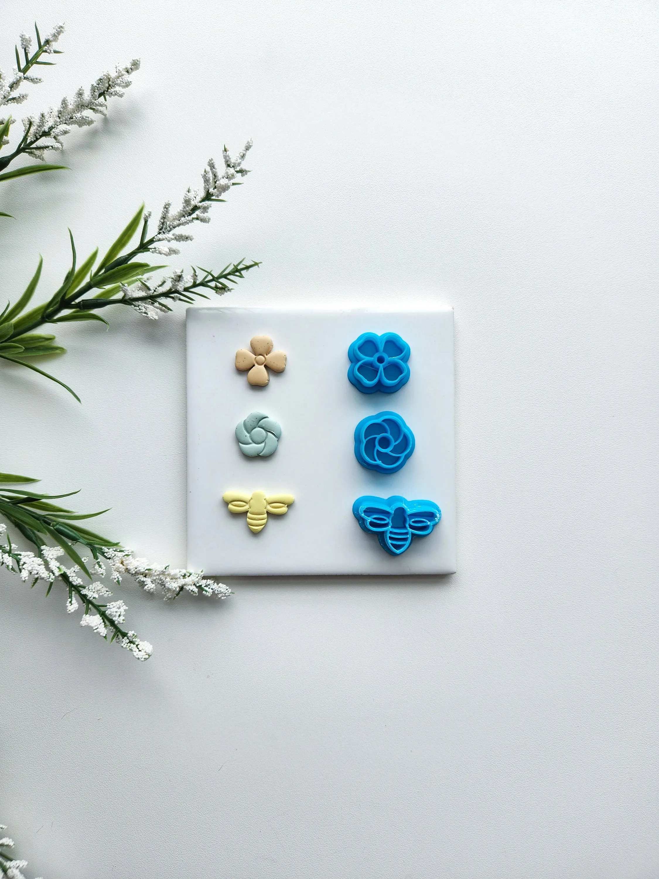 Bizzy Bee Stud Pack | Easter Clay Cutter
