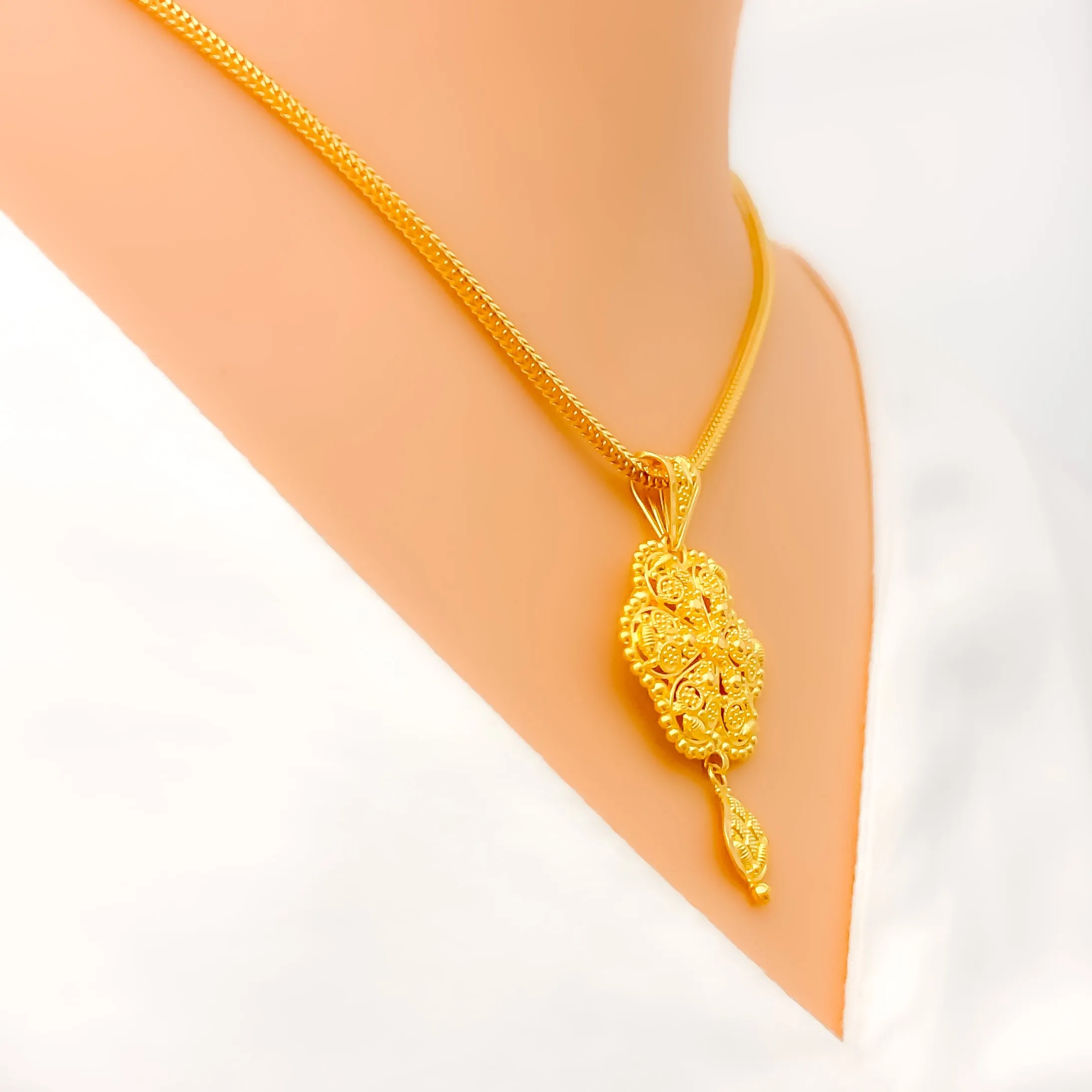 Bold Flower 22k Gold Pendant