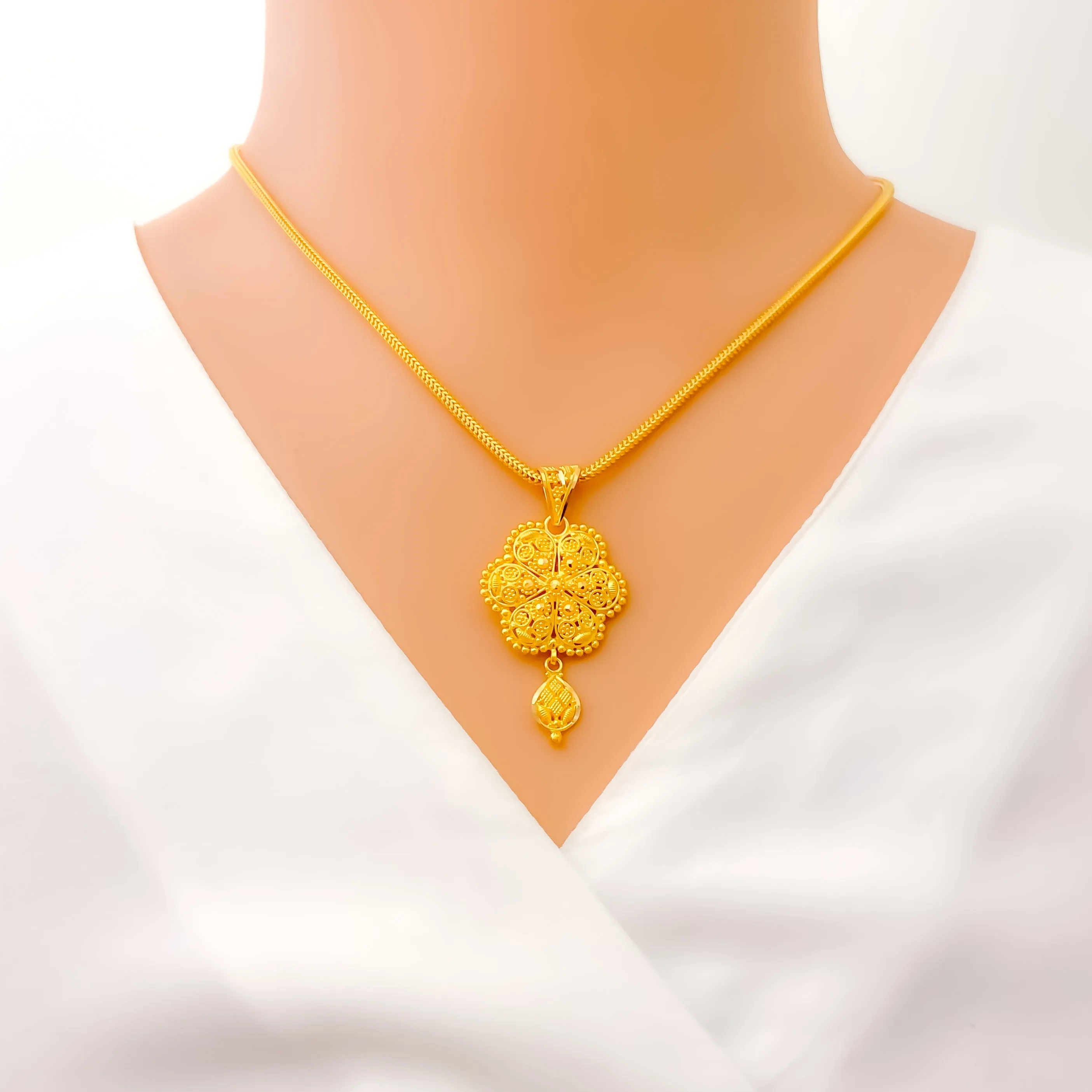 Bold Flower 22k Gold Pendant