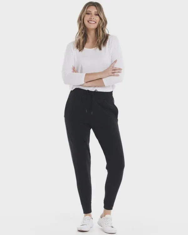 Cara Travel Jogger (BB7037)