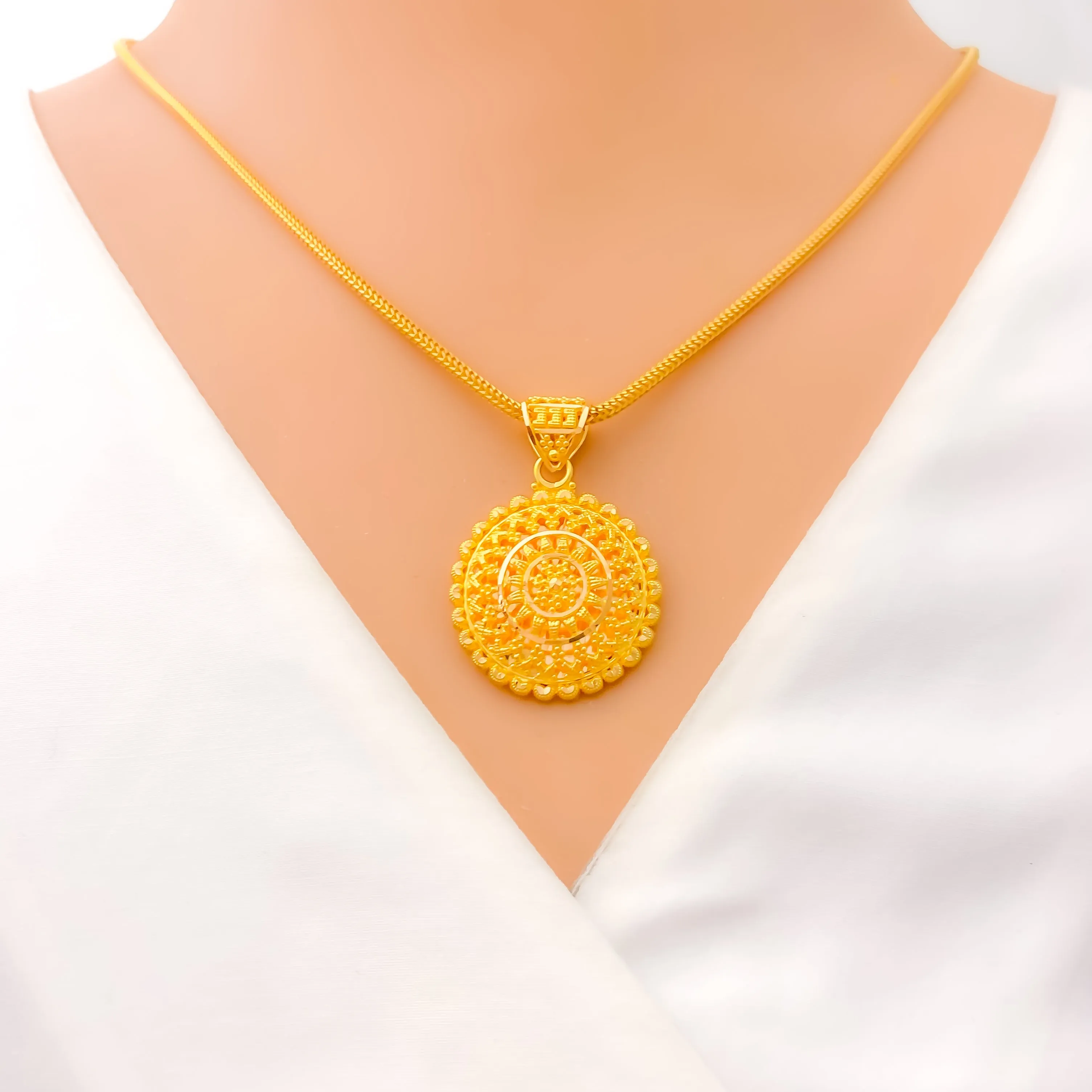 Charming Polished 22k Gold Pendant Set