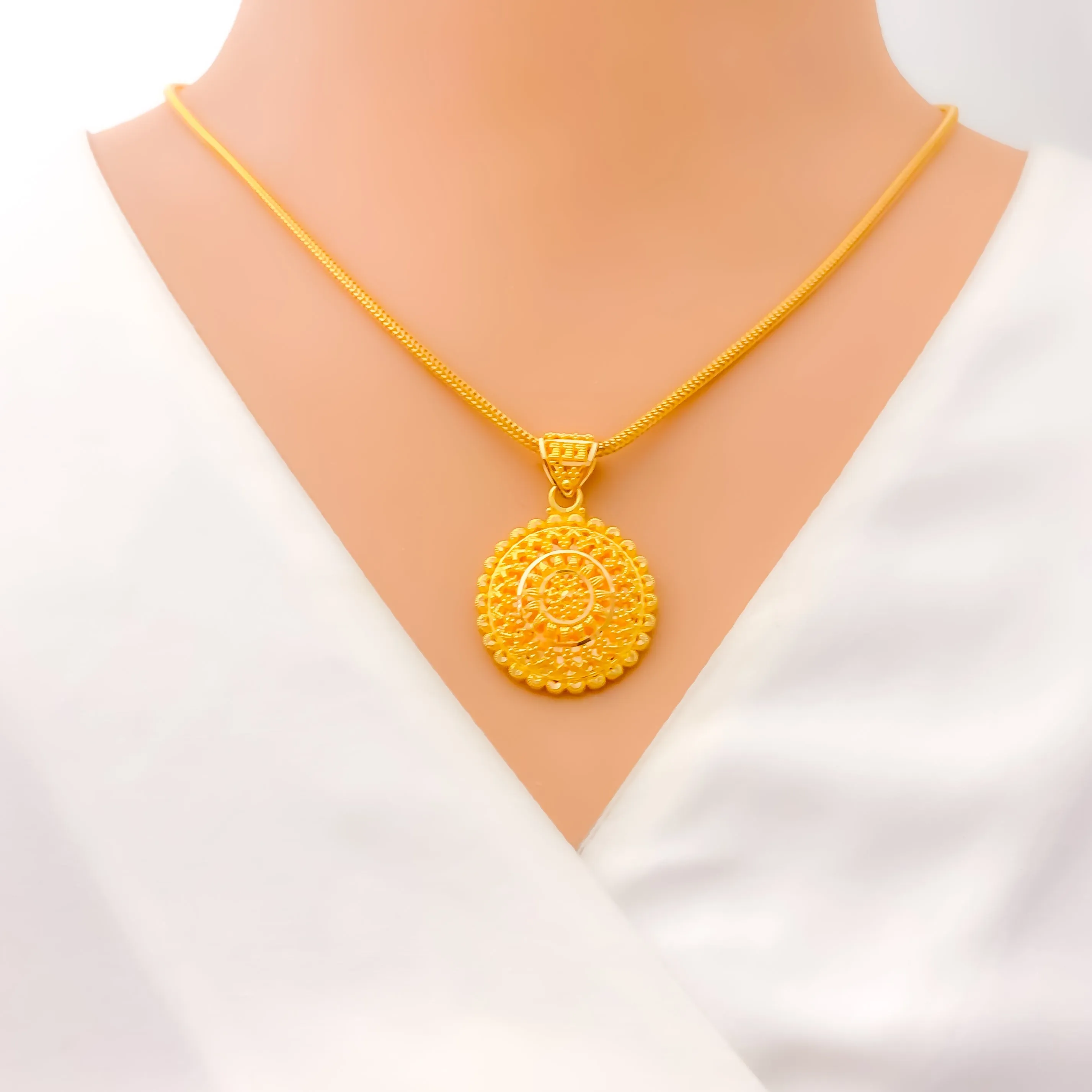 Charming Polished 22k Gold Pendant Set