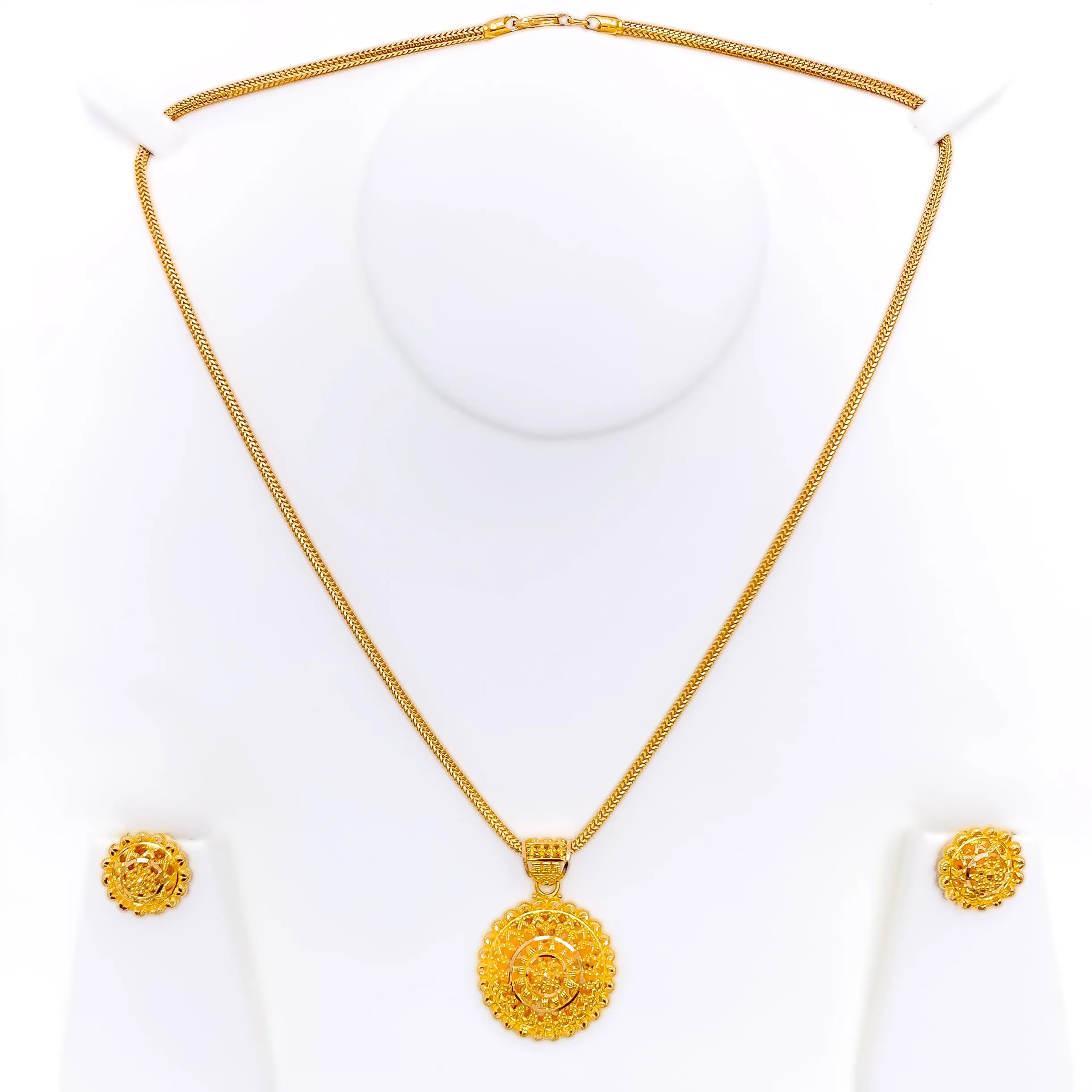 Charming Polished 22k Gold Pendant Set