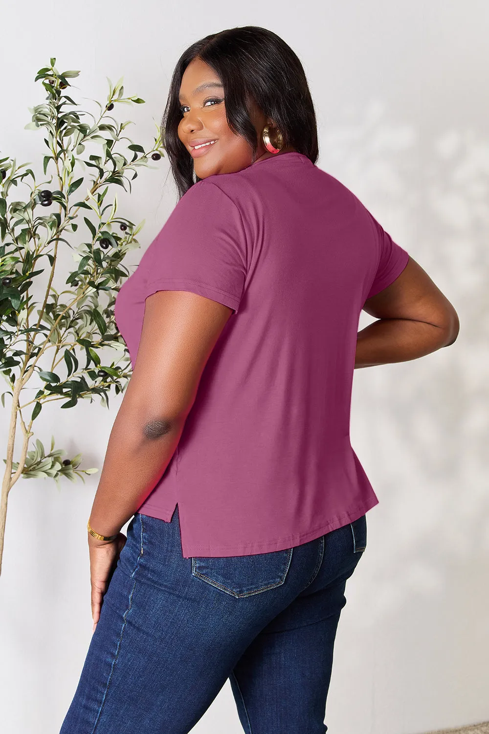 Classic Round Neck Short Sleeve Basic Solid Color T-Shirt
