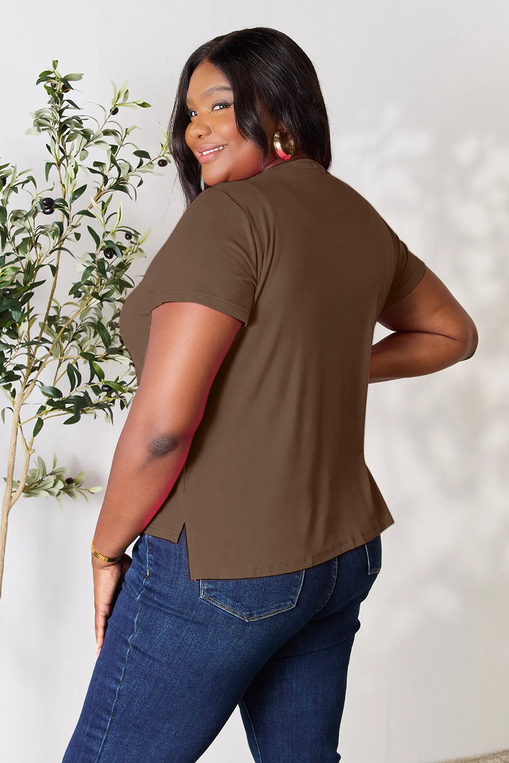 Classic Round Neck Short Sleeve Basic Solid Color T-Shirt
