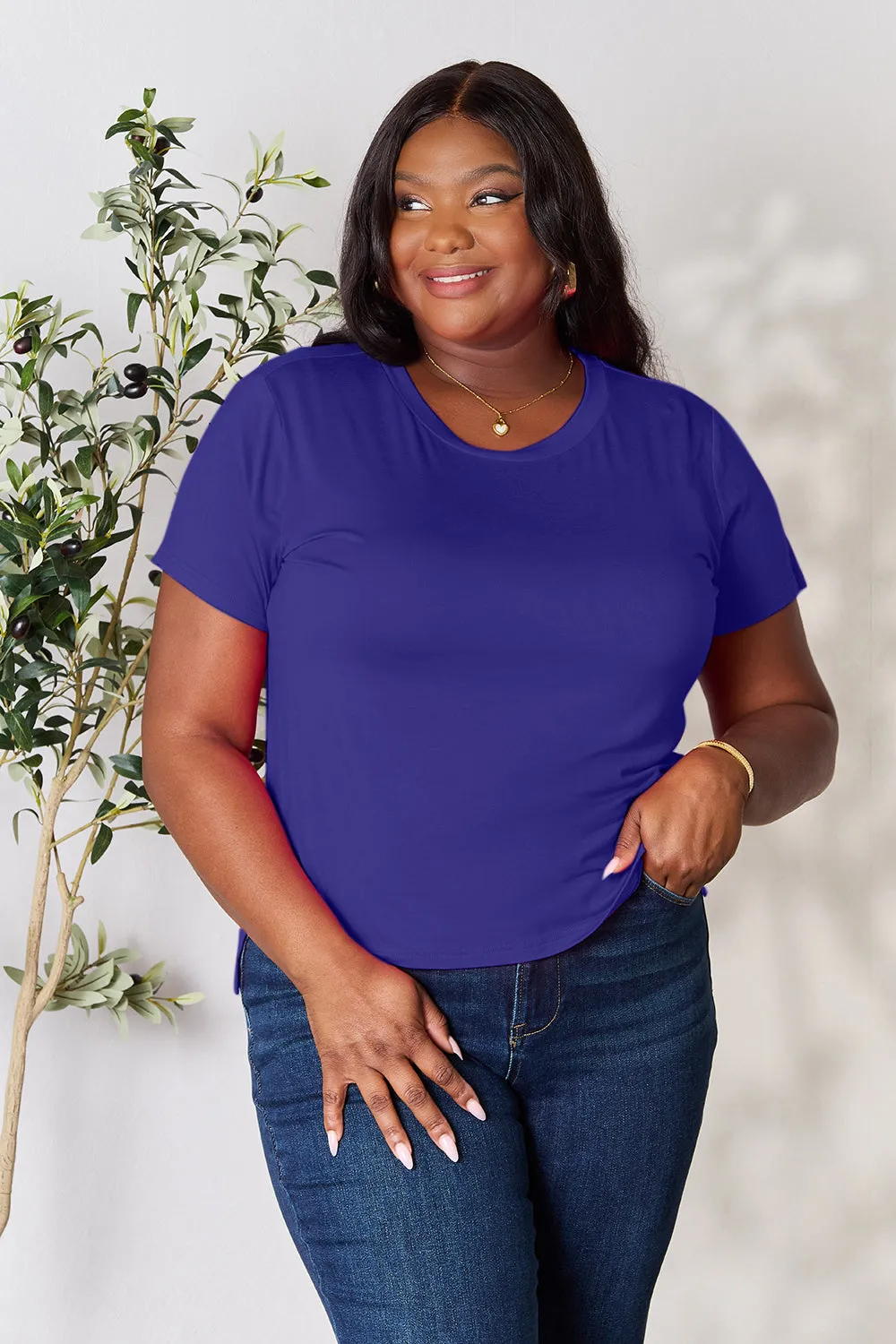Classic Round Neck Short Sleeve Basic Solid Color T-Shirt