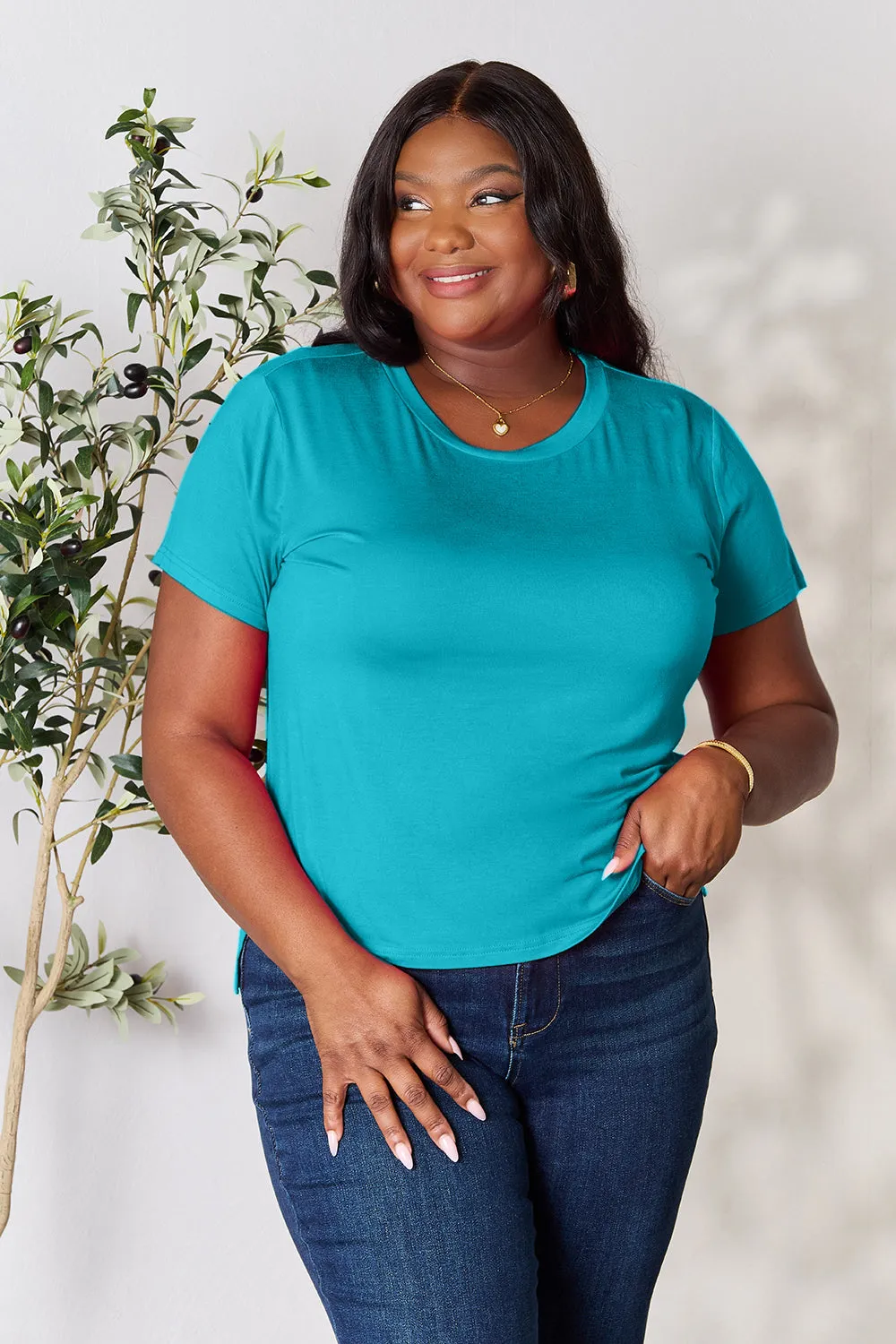 Classic Round Neck Short Sleeve Basic Solid Color T-Shirt
