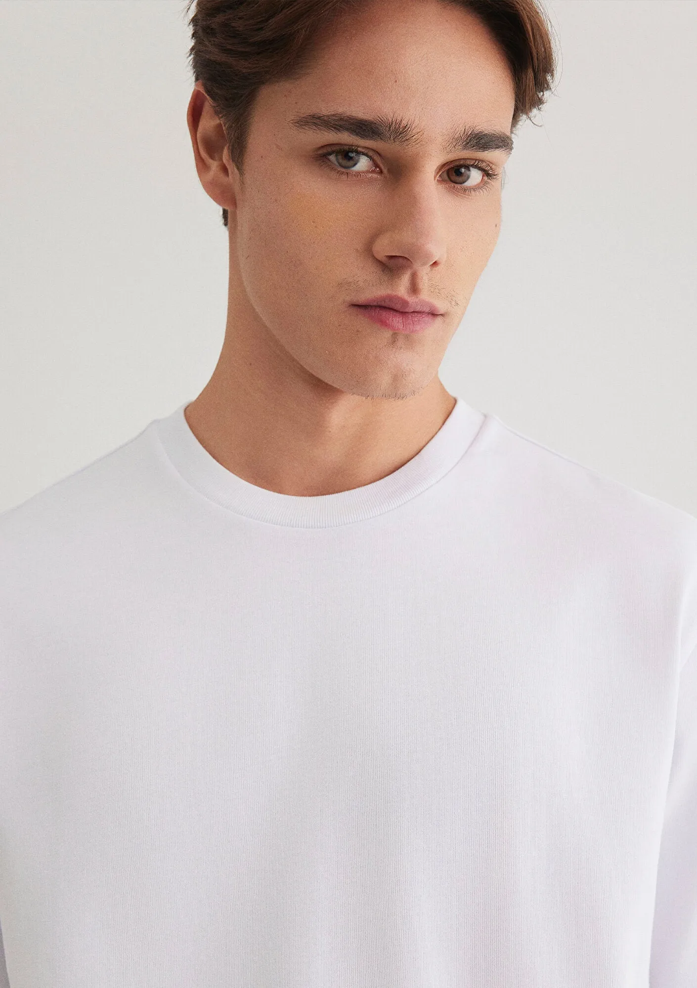 Crew Neck White Basic T-Shirt