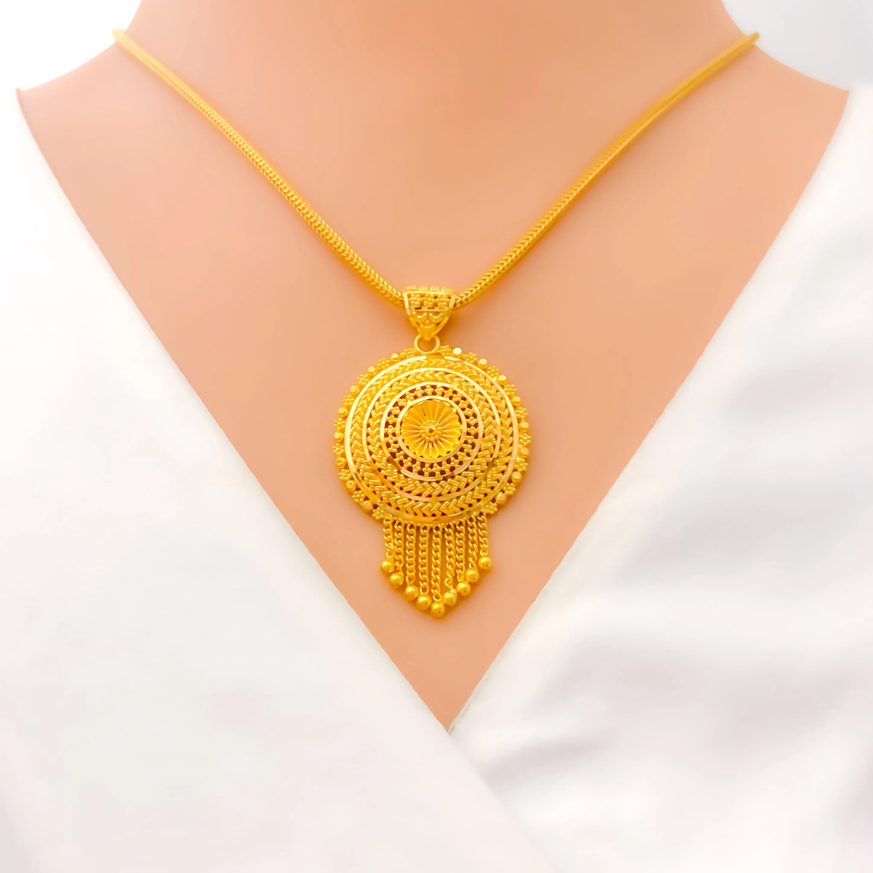 Delightful Detailed Floral 22k Gold Pendant Set