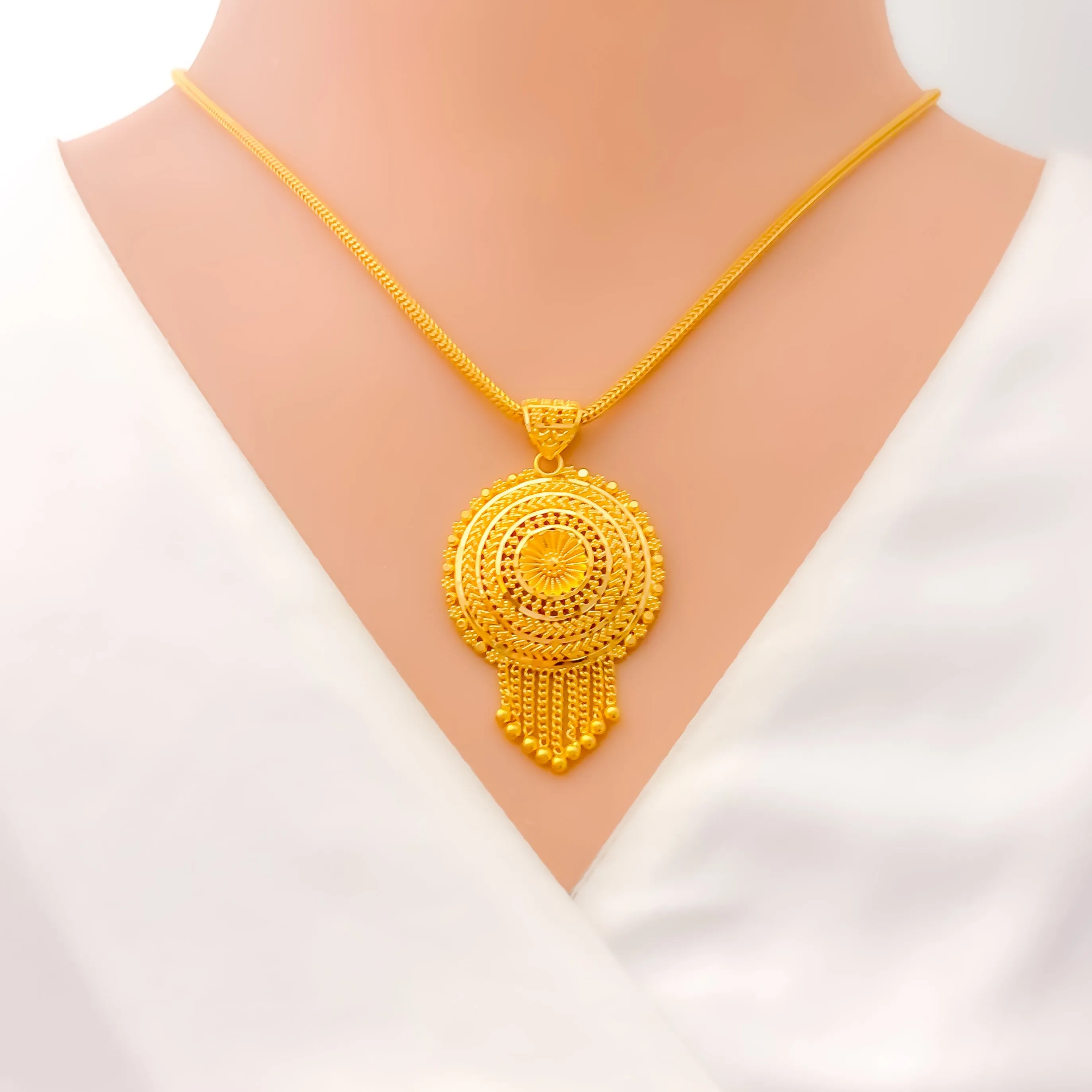 Delightful Detailed Floral 22k Gold Pendant Set