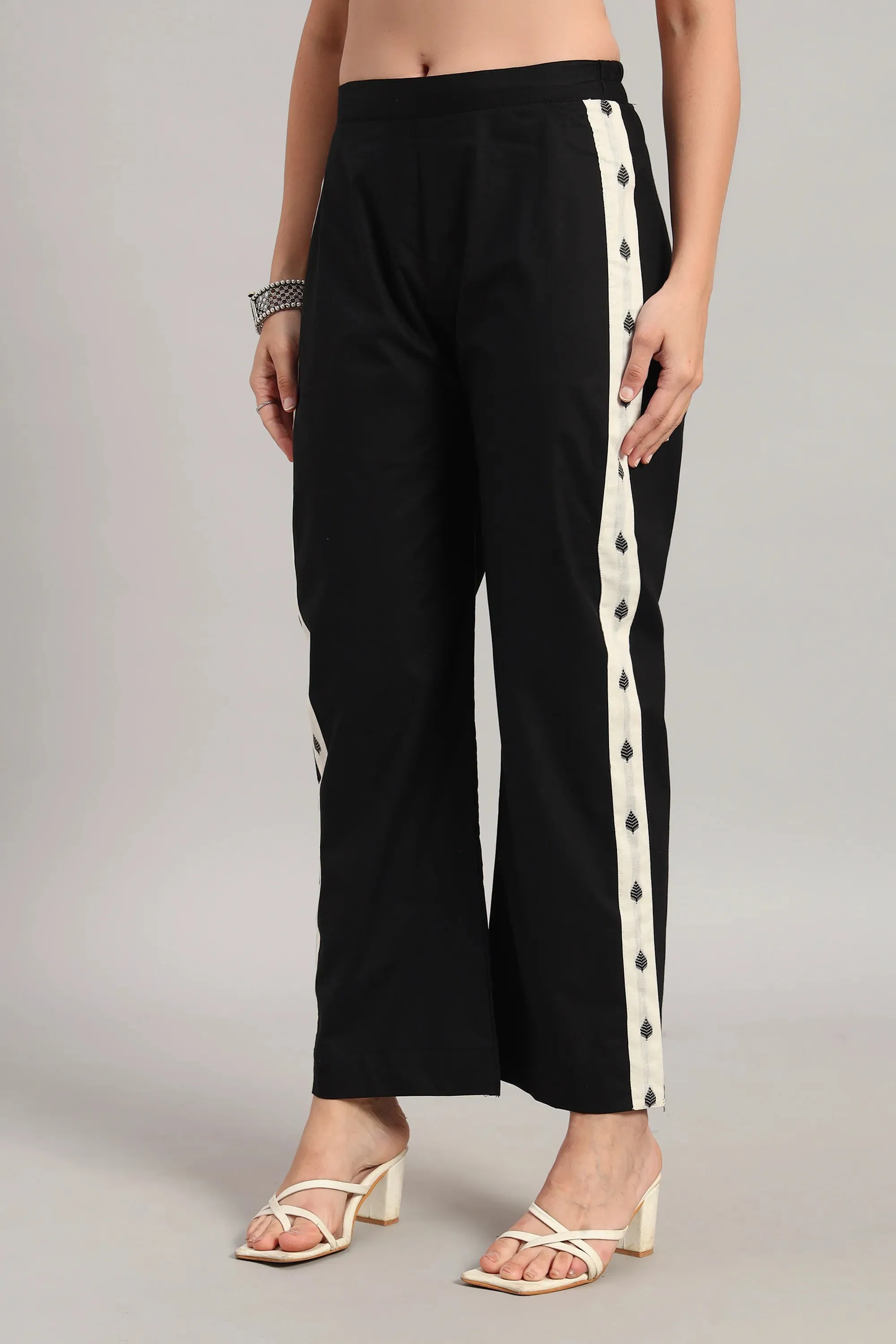 Everyday Adaa, Black