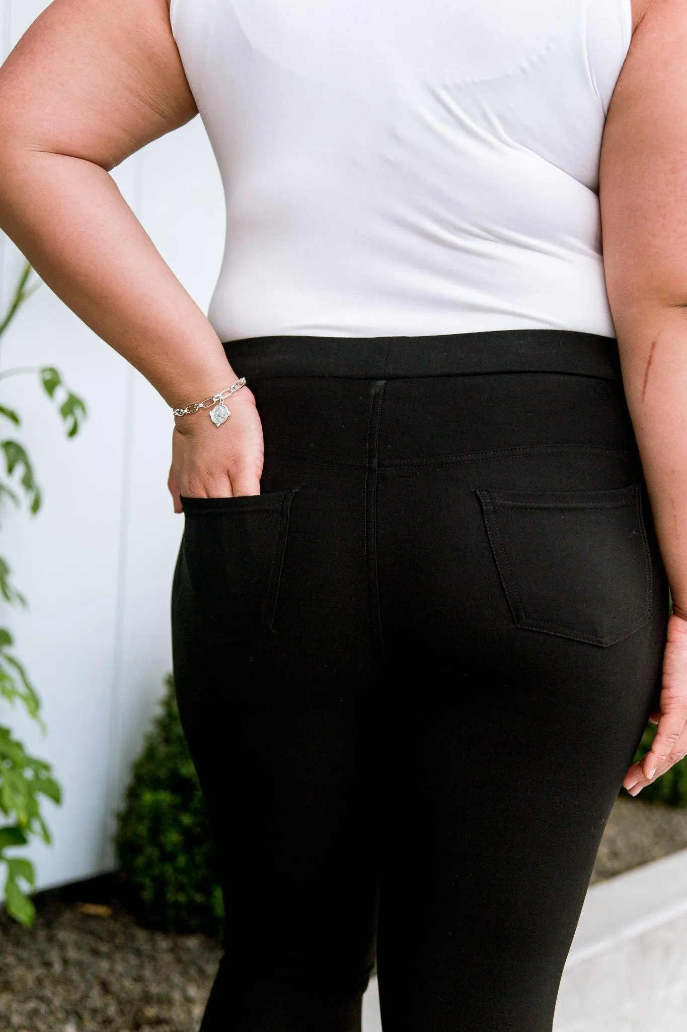 Hazel Blues® | She Can't Be Stopped Leggings