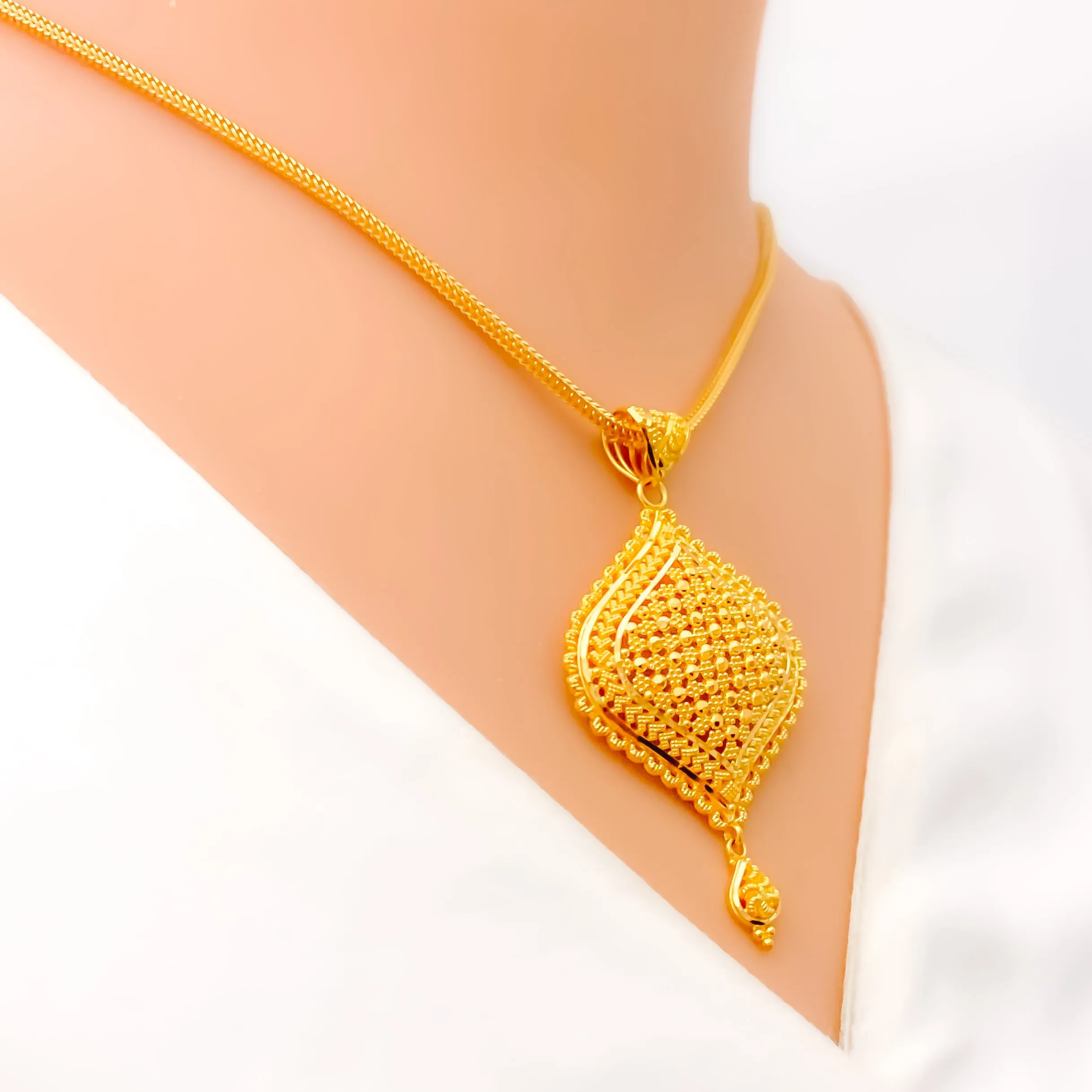 Imperial Leaf Accented 22k Gold Pendant Set