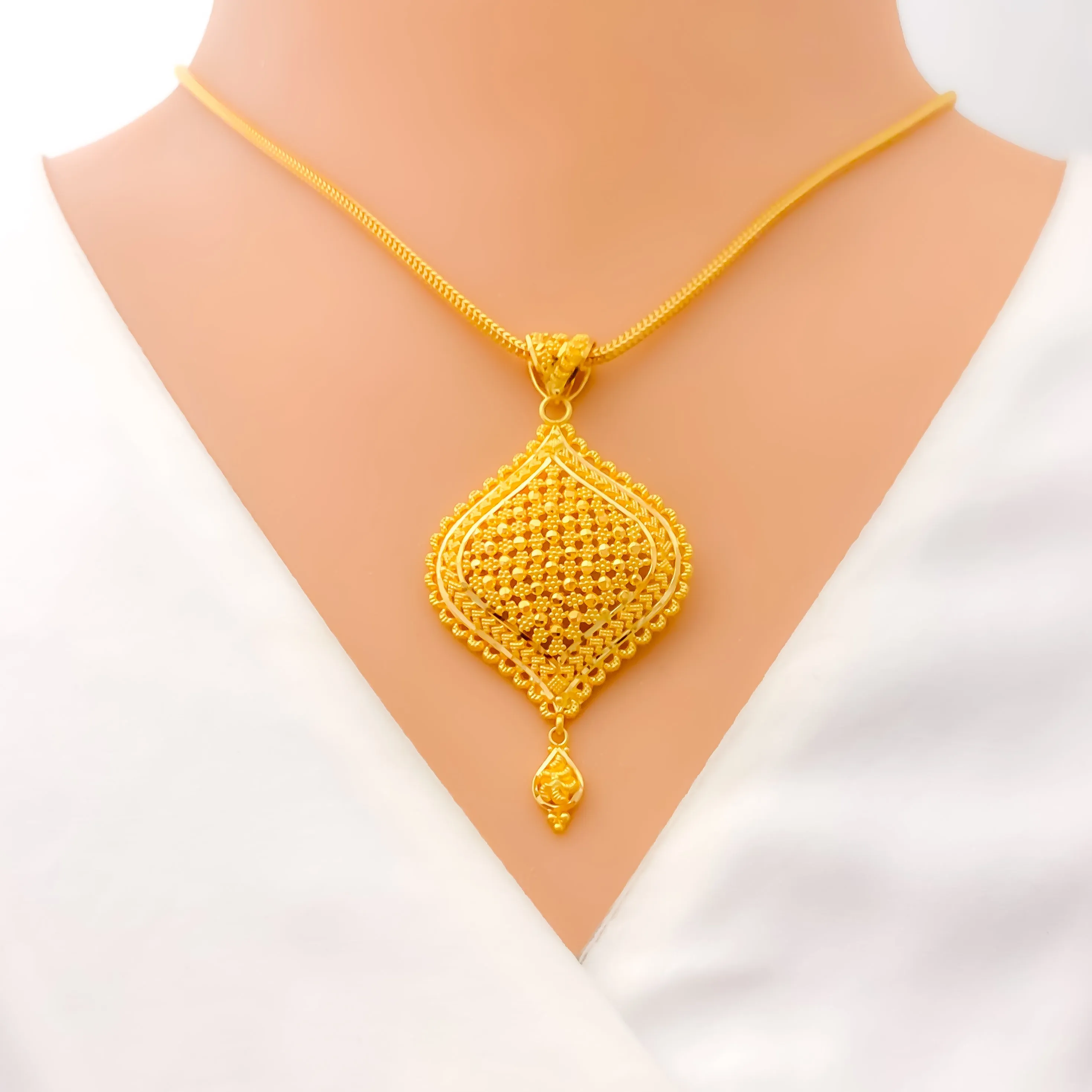 Imperial Leaf Accented 22k Gold Pendant Set