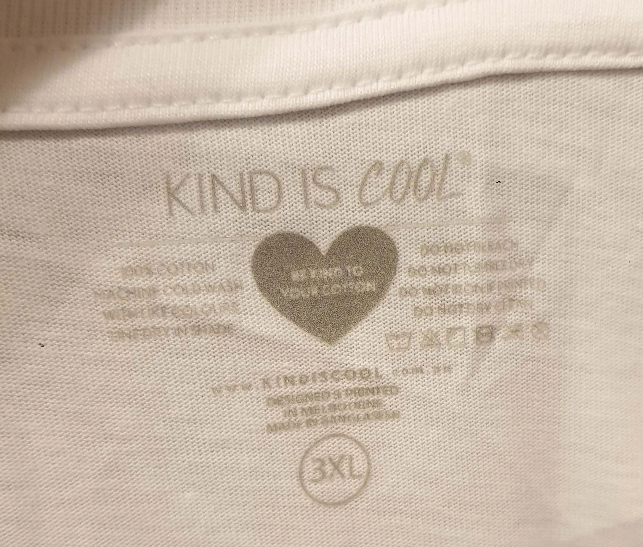Kind is Cool white tee shirt with cute back slogan size 3XL