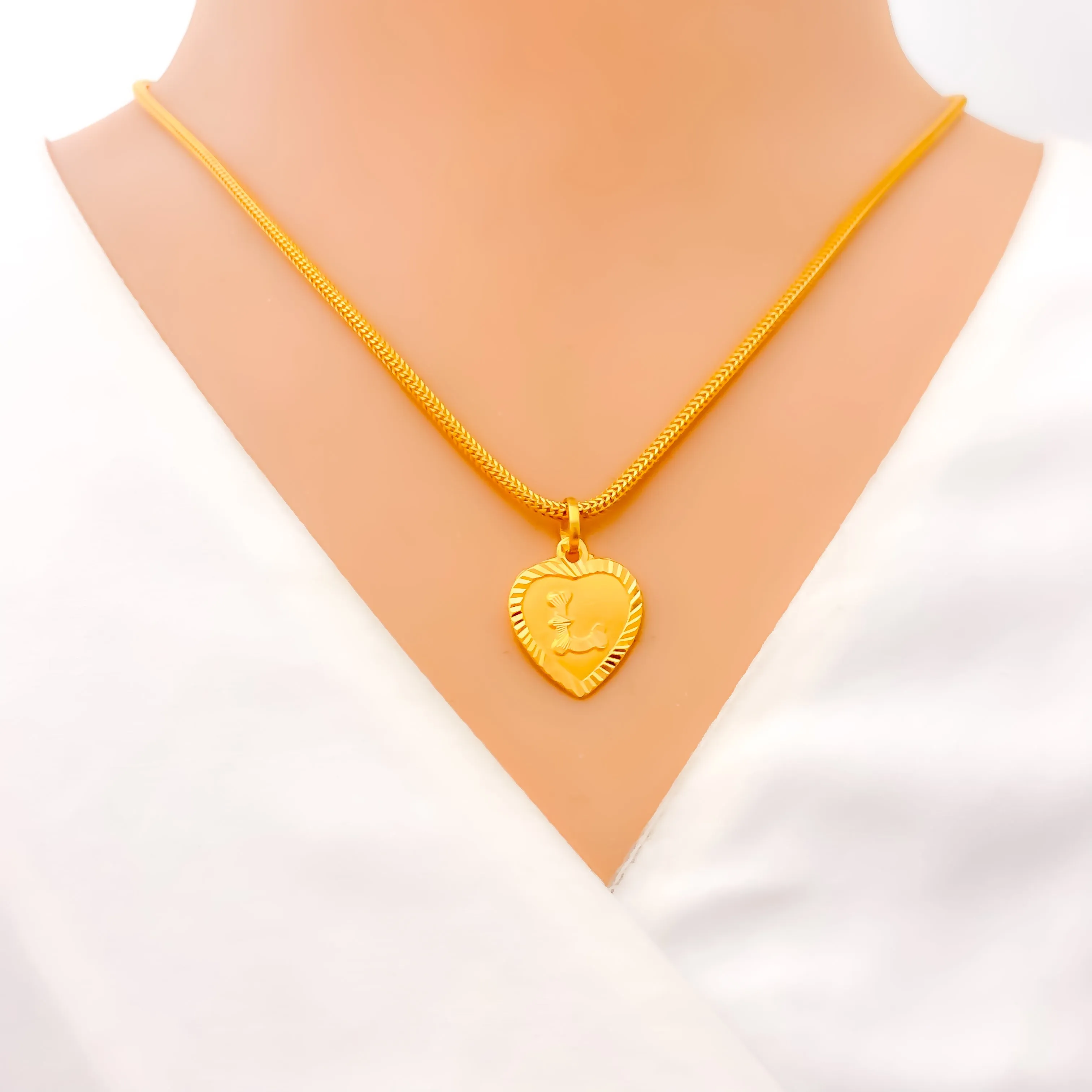 L 22k Gold Letter Pendant