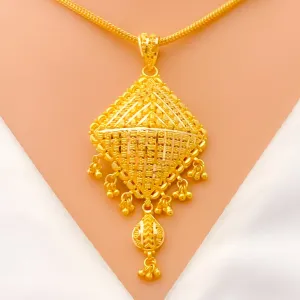 Lavish Twinkling Striped 22k Gold Pendant Set