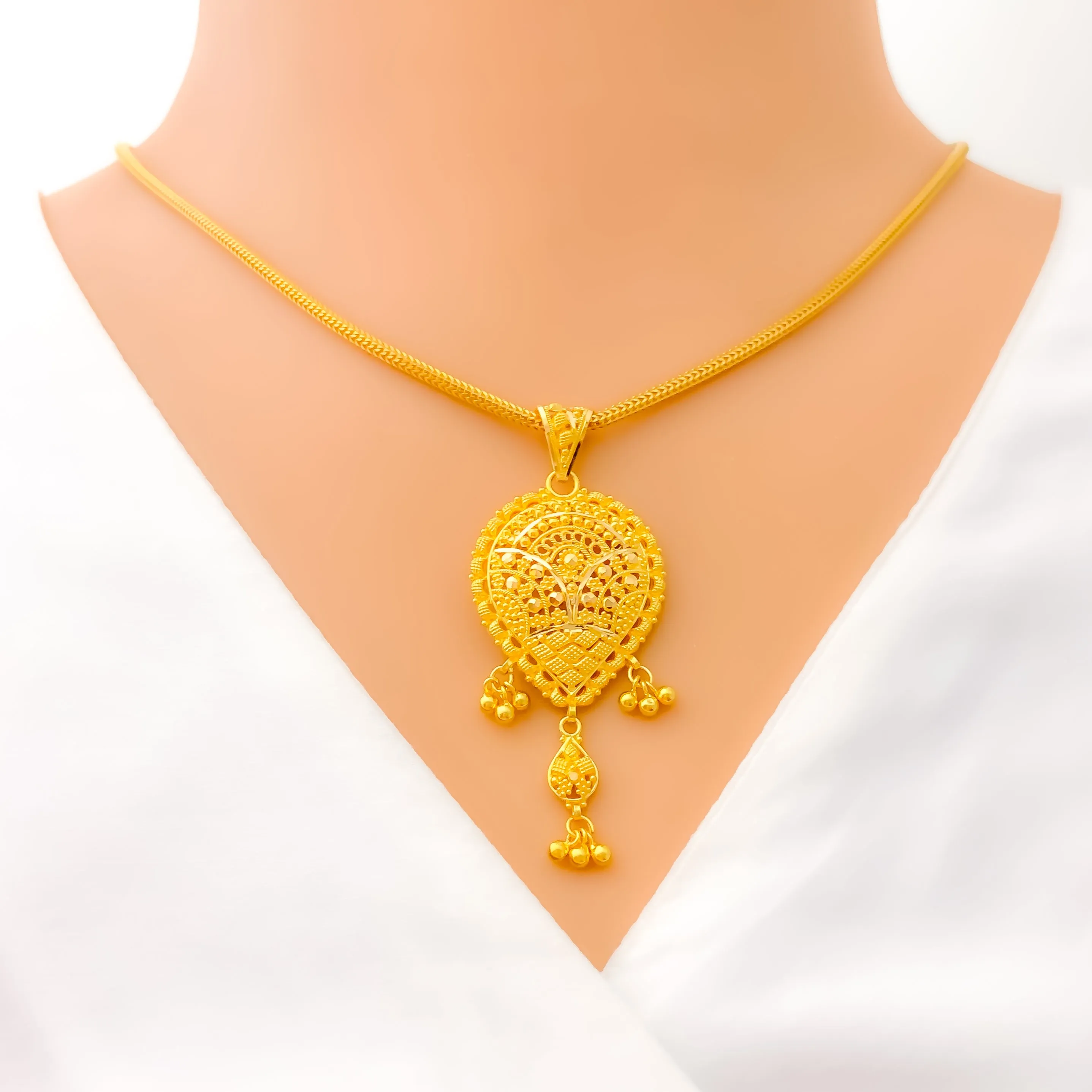 Refined Regal 22k Gold Pendant