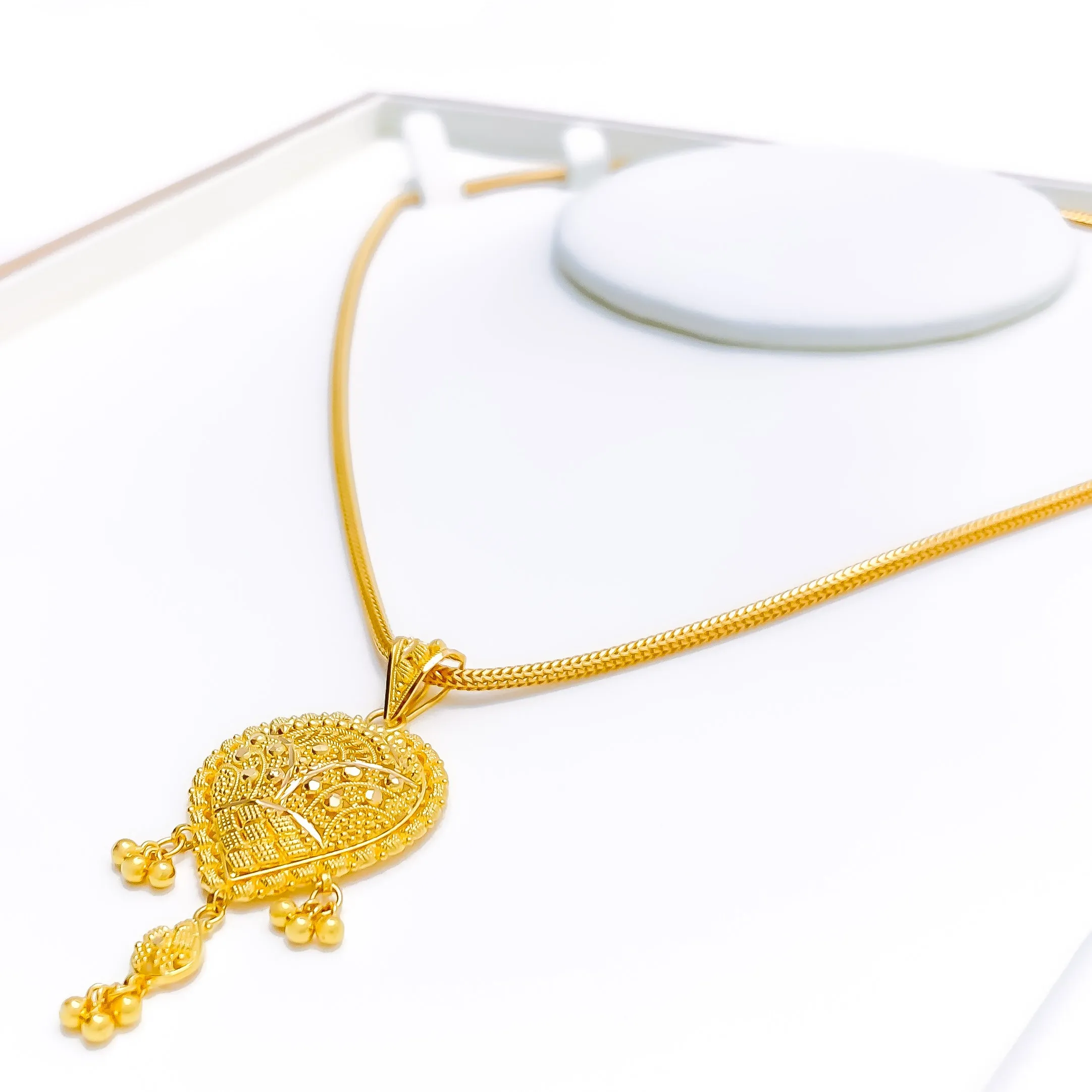 Refined Regal 22k Gold Pendant