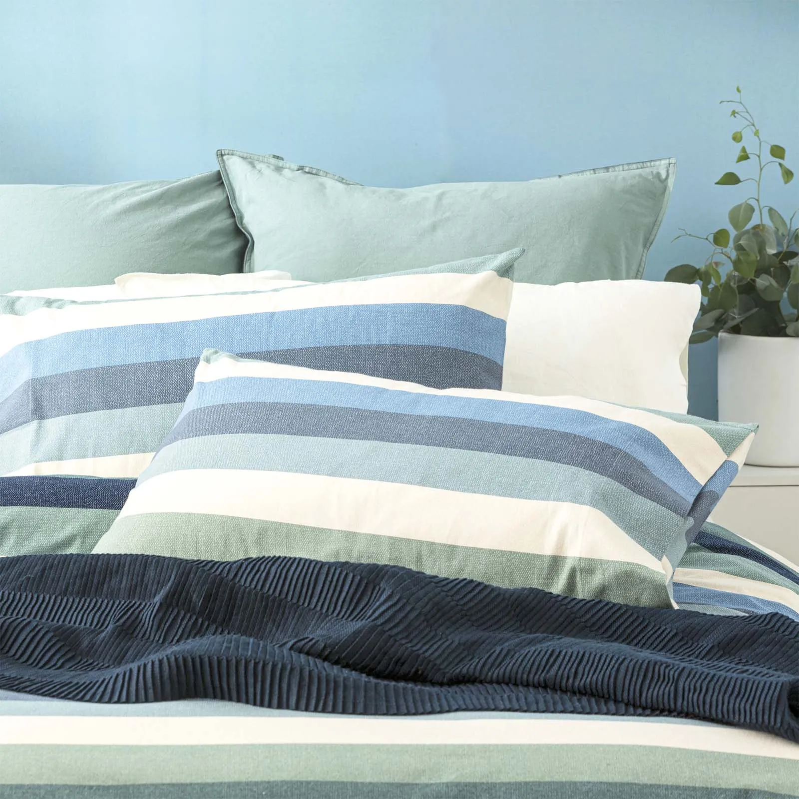 Renee Taylor 300 TC Cotton Reversible Quilt cover Set - Ornate