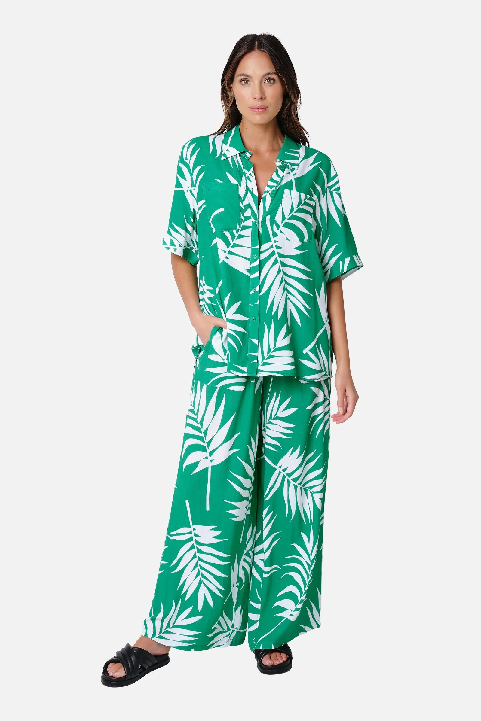 Short Sleeve Button-Up Shirt PALM SILHOUETTE GREEN