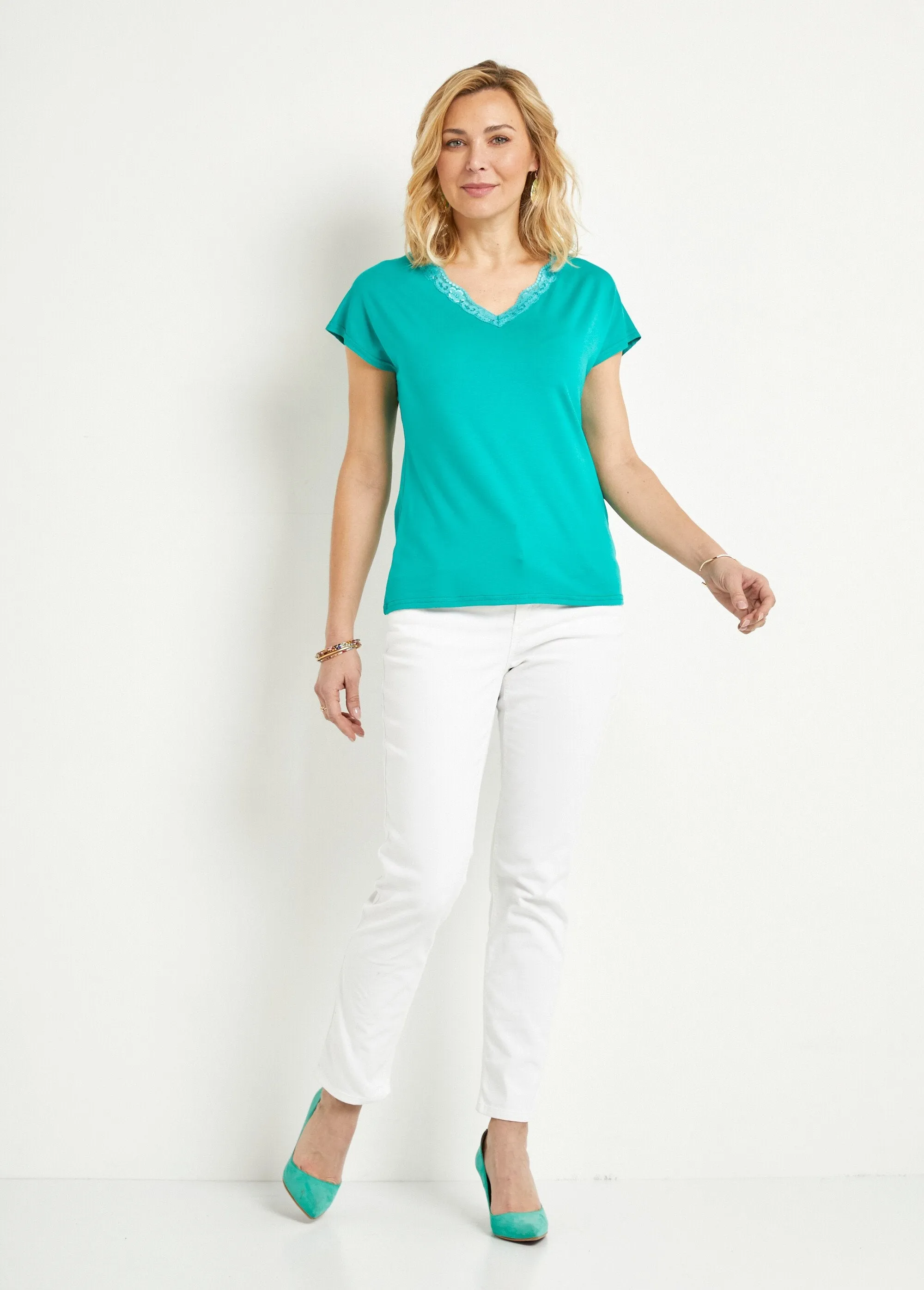 Short stretch lace t-shirt