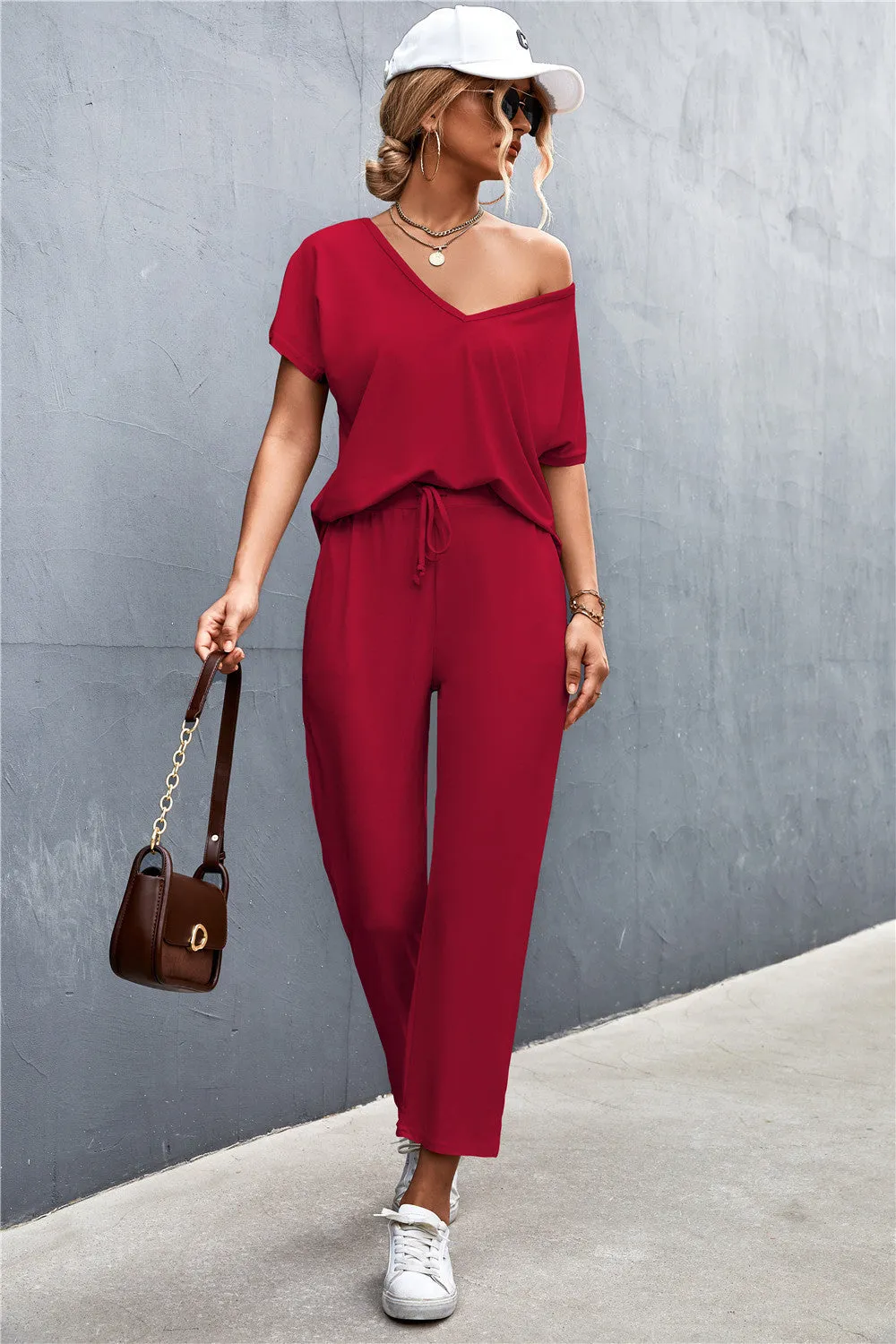 Solid Color And V-neck Short Sleeve Sports And Leisure Suit