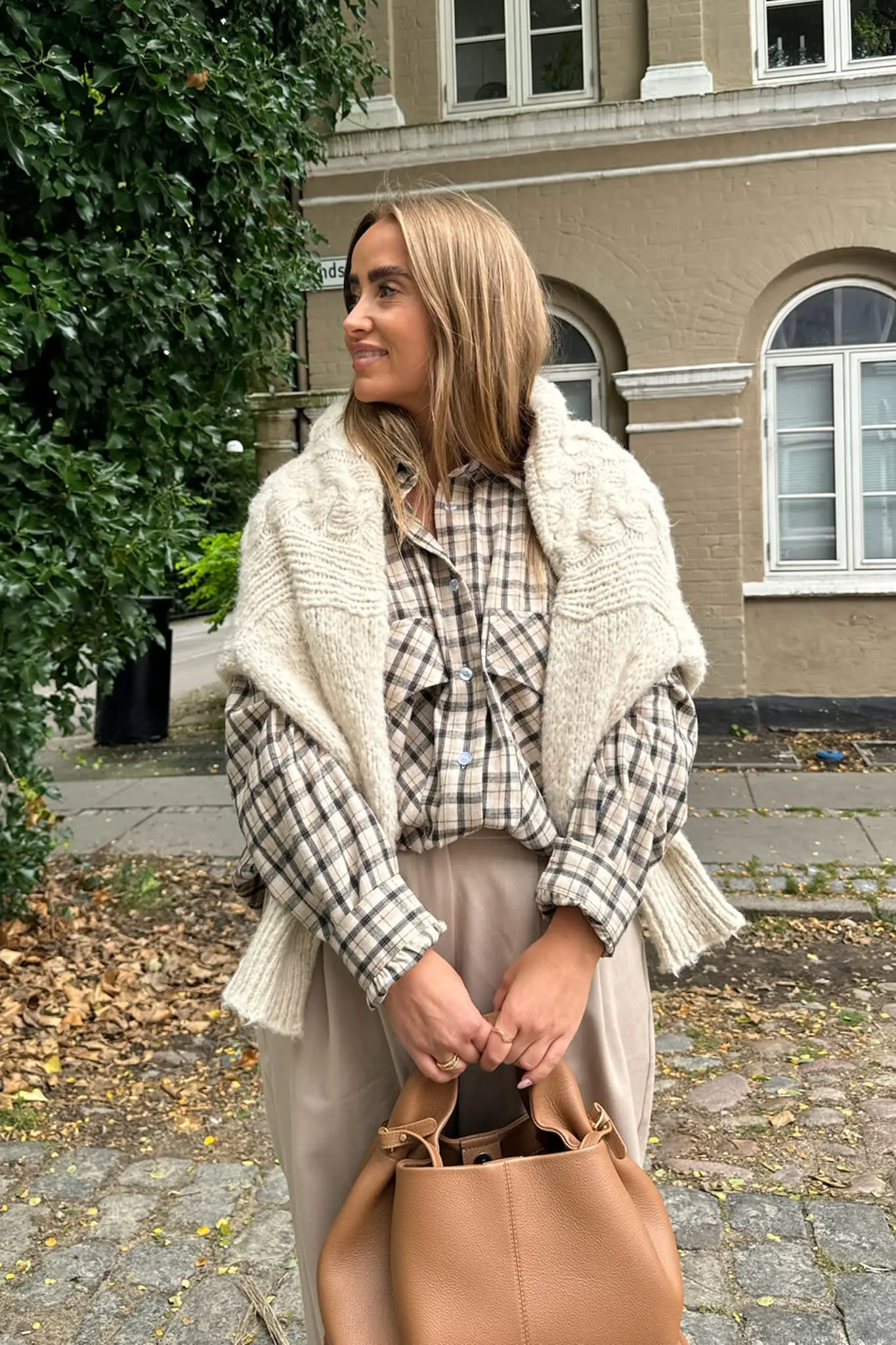 TheldaIC Skjorte - Beige Sort Ternet
